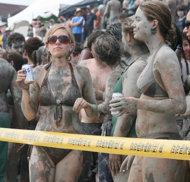 These Girl Are Very Dirty! Literally! free nude pictures