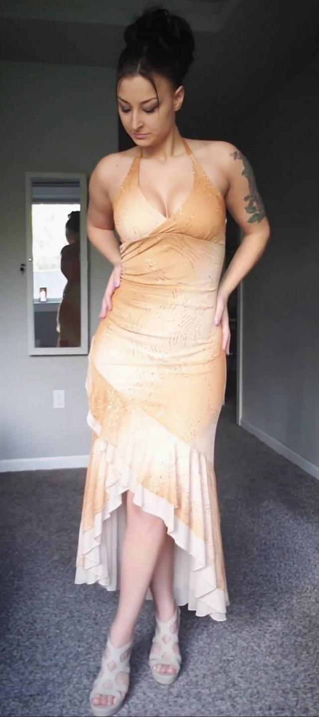 Sundresses Are Always Sexy! free nude pictures