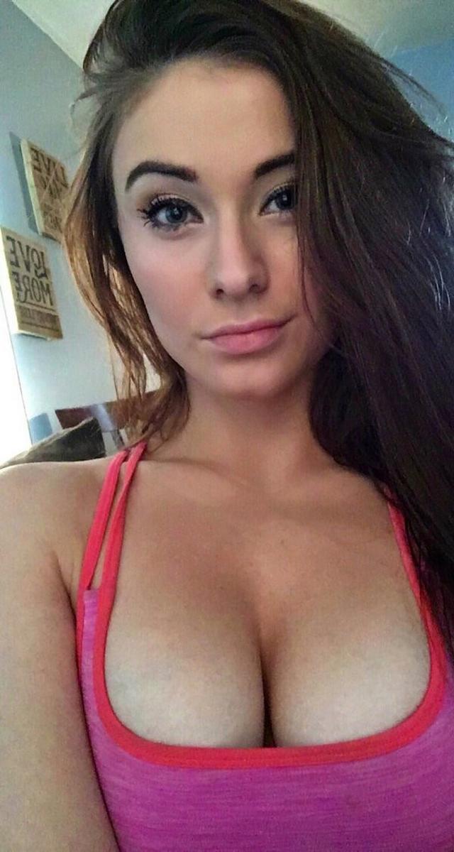 Sexy Girl With Really Big Tits free nude pictures