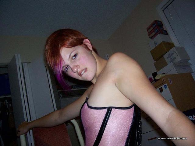 Rocker Babe Shows Her Pussy free nude pictures