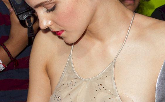 Emma Watson Slight Nip Slip free nude pictures