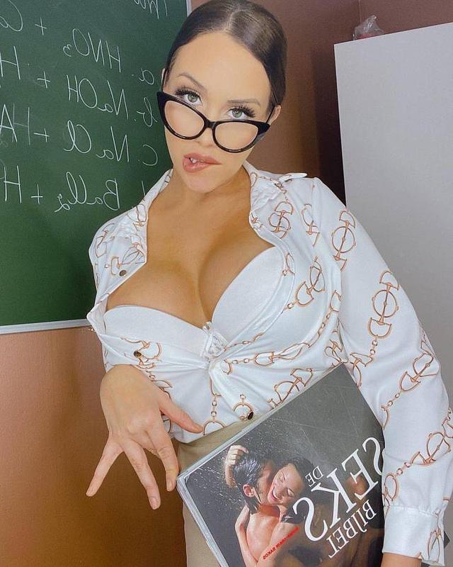 Teacher Gets Fired After Her “OnlyFans” Clip With Student Goes Viral free nude pictures