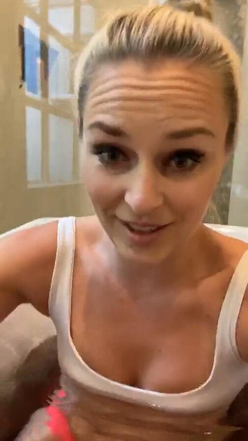 Lindsey Vonn in a Bathtub  free nude pictures