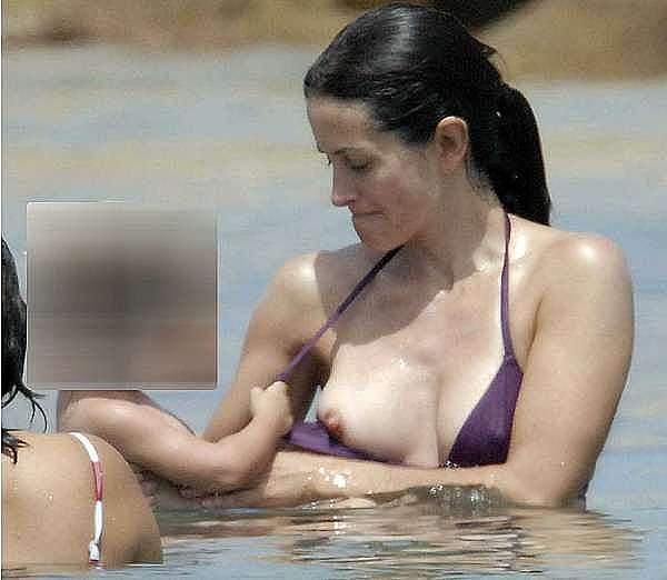 Courteney Cox Oops Boob Slip In A Bikini free nude pictures