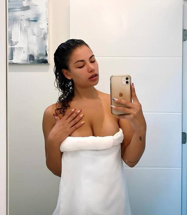 Give Me The Towel! (PICS + GIFS) free nude pictures