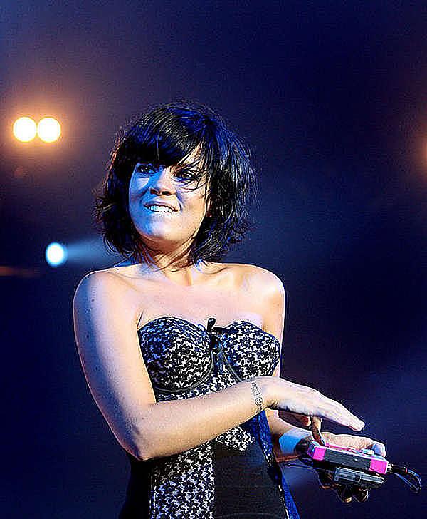 Lily Allen Hot Performance In Short Dress And Hooker Boots free nude pictures