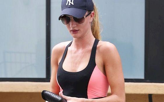 Rosie Huntington-Whiteley Pokies free nude pictures