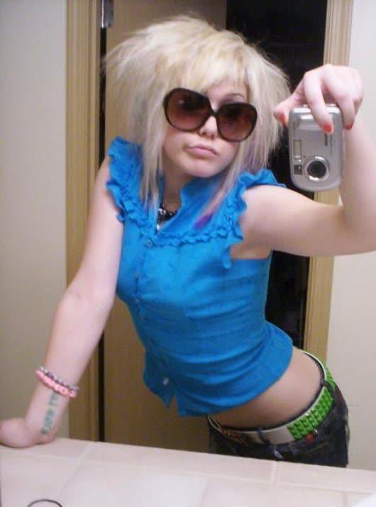 Sexy Alternative Chicks Posing In Selfpics free nude pictures