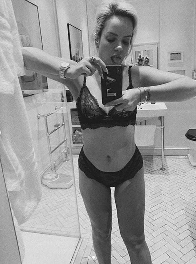 Lily Allen Lace Bra & Panties Selfies free nude pictures