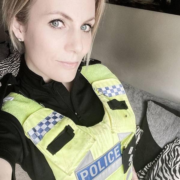 Former Police Sergeant Leanne Carr free nude pictures