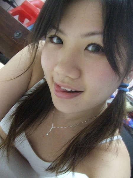 Sexy Asian Girlfriends free nude pictures