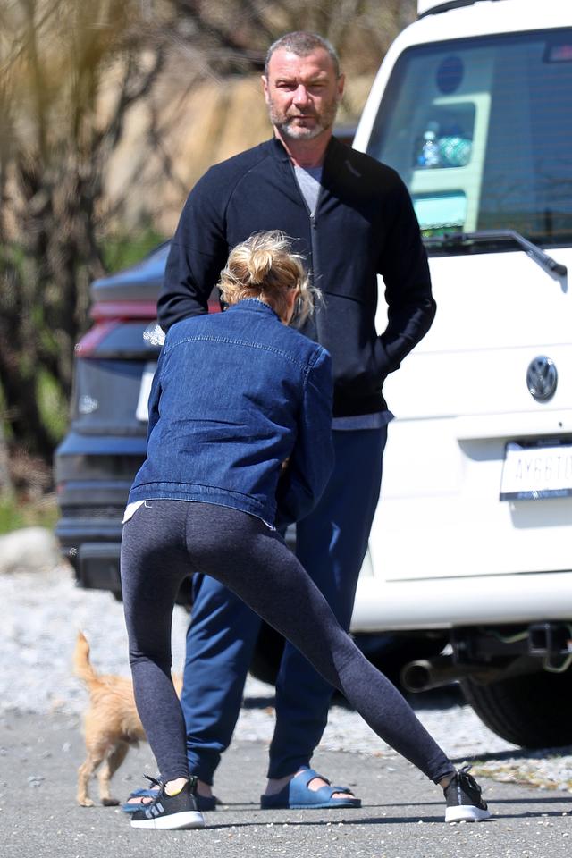 Naomi Watts’ Old Ass in Leggings with Liev  free nude pictures