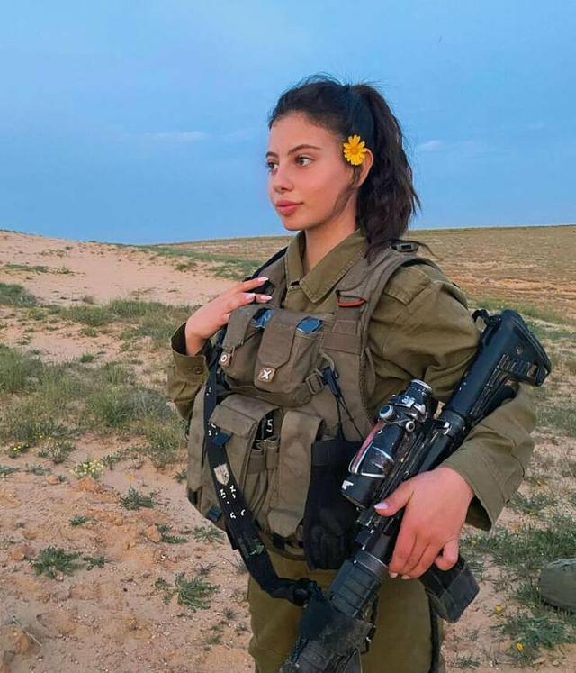 Israeli Army Girl With And Without Their Uniforms free nude pictures