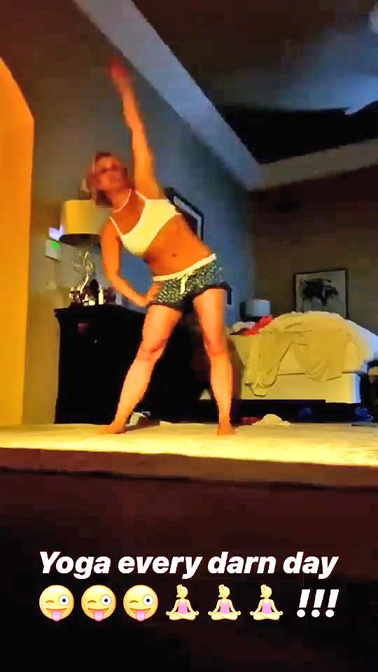 Britney Spears Yoga Shorts  free nude pictures