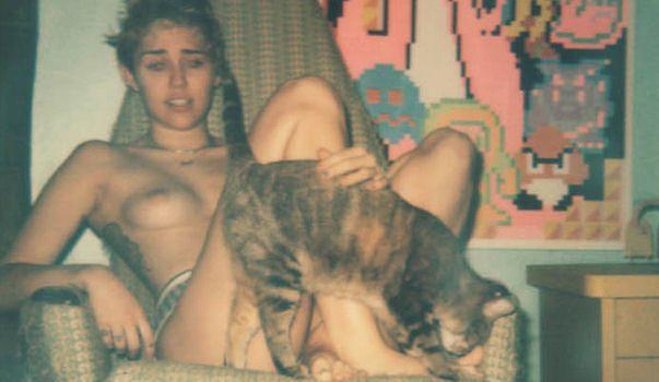 Miley Cyrus Topless with a Cat in V Magazine! free nude pictures