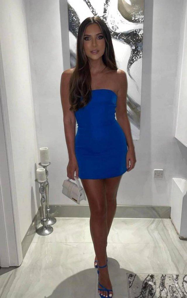 Hot Women In Sleek Dresses free nude pictures