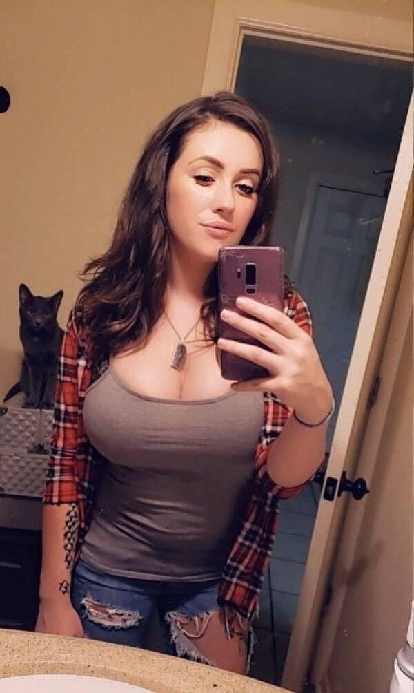 Girl Going To Plaid (PICS + GIFS) free nude pictures