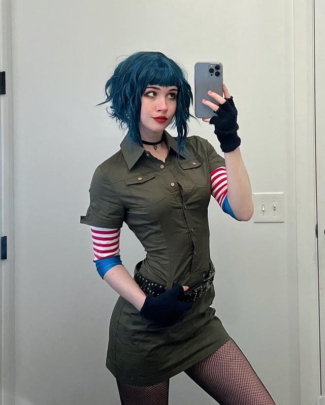 Nora as Ramona Flowers free nude pictures