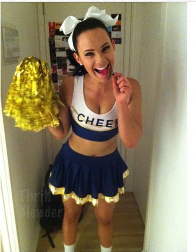 Hot And Sexy Cheerleaders free nude pictures