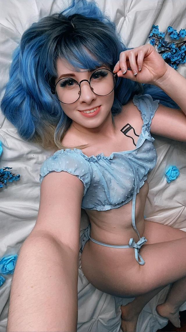 Care to have a nerdy anime girl? By Luna Aquaphine free nude pictures