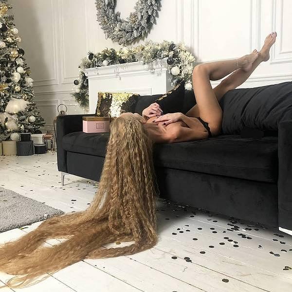 Real-Life Rapunzel With 1,Meter Long Hair free nude pictures