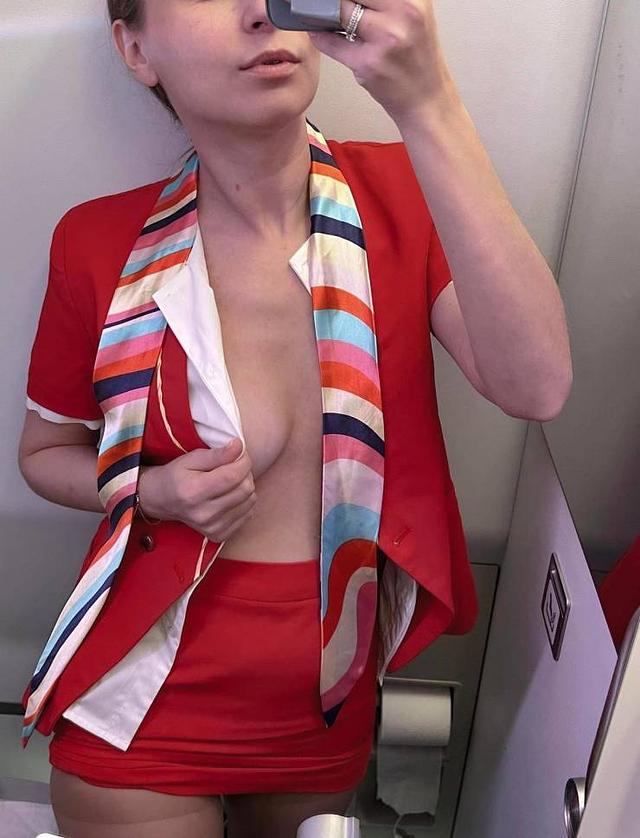 Flight Attendants Share Their Sexy Pics (PICS + GIFS) free nude pictures