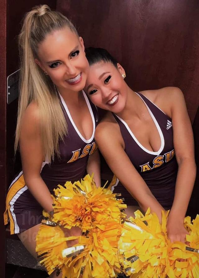 Hot And Sexy Cheerleaders free nude pictures