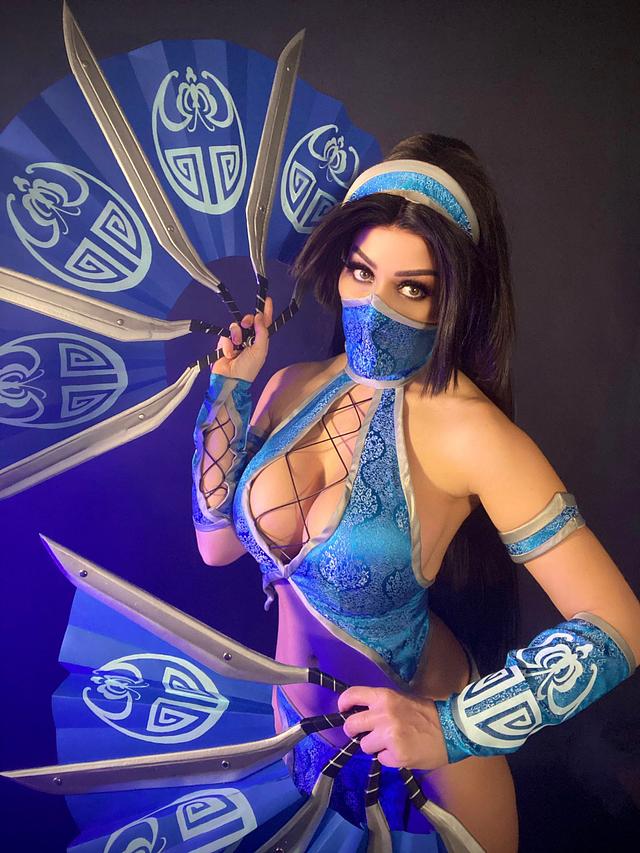 Kitana from Mortal Kombat by Tabitha Lyons free nude pictures