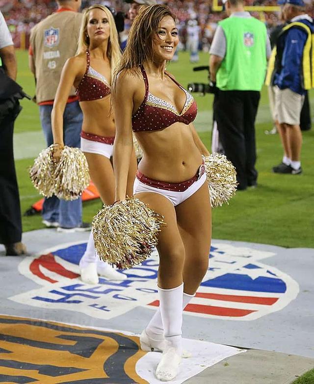 Hot And Sexy Cheerleaders free nude pictures