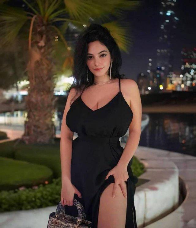 Hot Women In Sleek Dresses free nude pictures