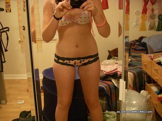 Amateur Cutie Selfshooting free nude pictures